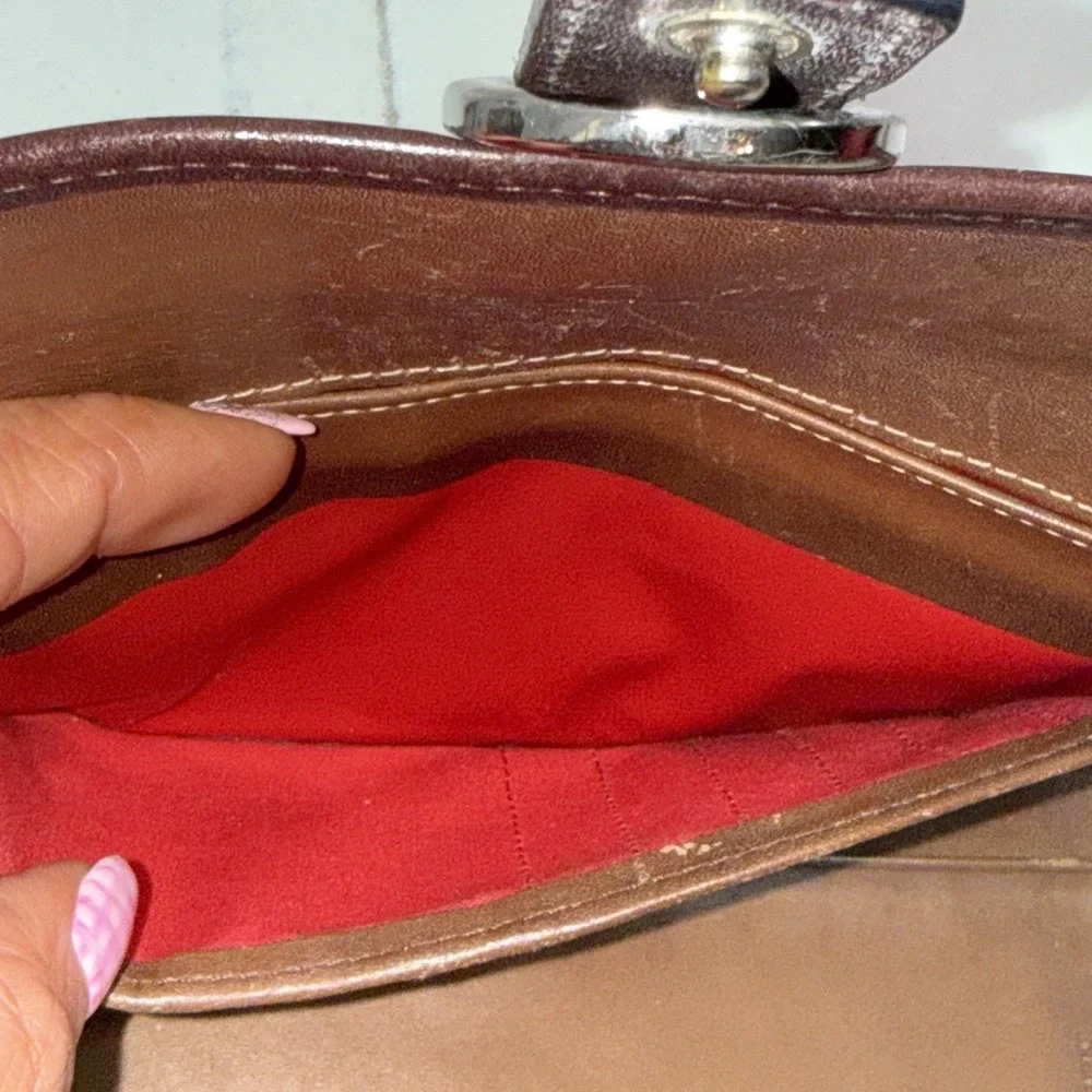 Vintage Y2K Dooney & Bourke Embossed Croc Leather Trifold Card Zip Snap Wallet